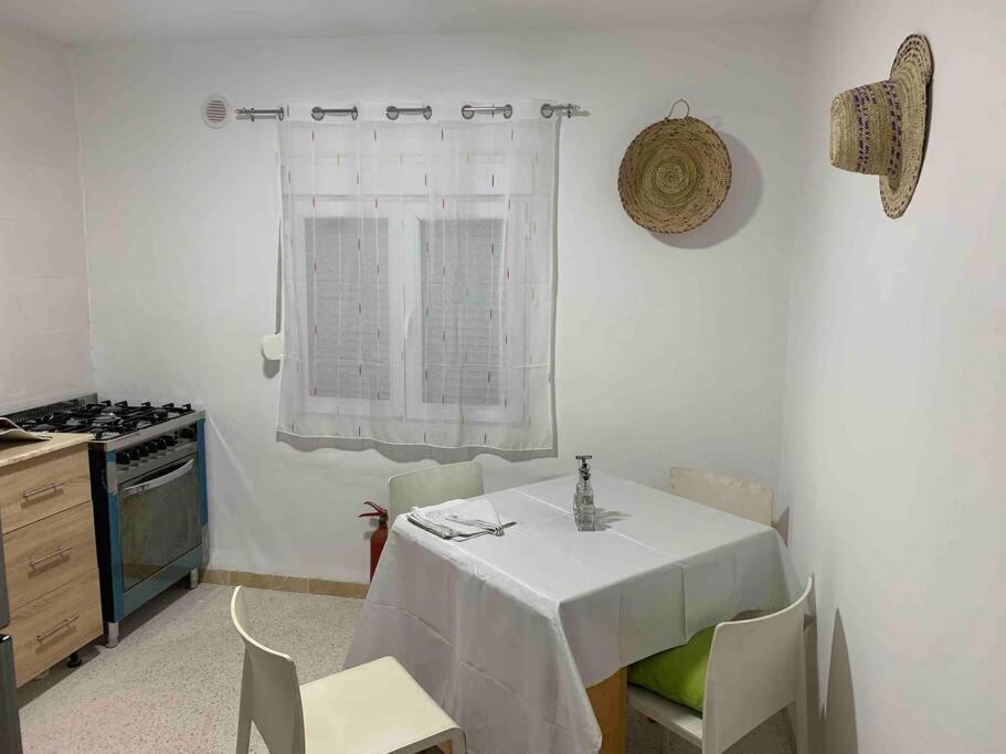 Appartement 5 Lits Climatise Salon 2Chambres Cuisine Equipee Sdb Staoueli Dış mekan fotoğraf